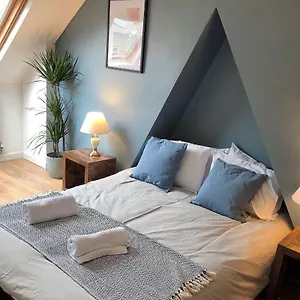 Modern 3-bedrooms House With 6 Guests Holiday home Sheffield