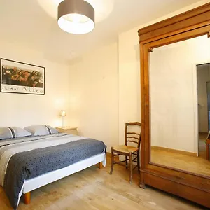 Charmante Sante Paryż